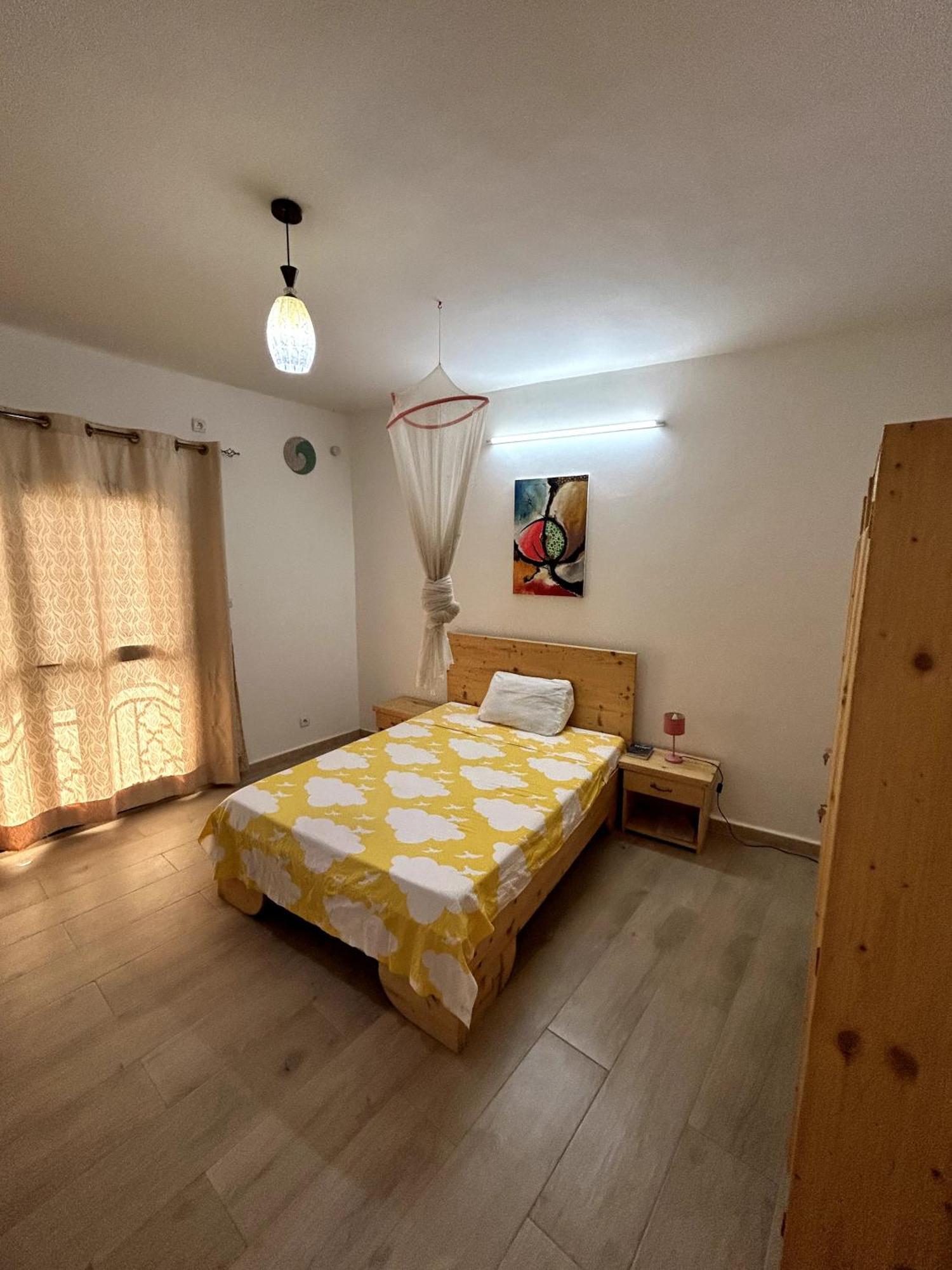 Chambre Spacieuse Avec Balcon - Salle De Bain Exterieure Privee & Breakfast Сен-Луї Екстер'єр фото