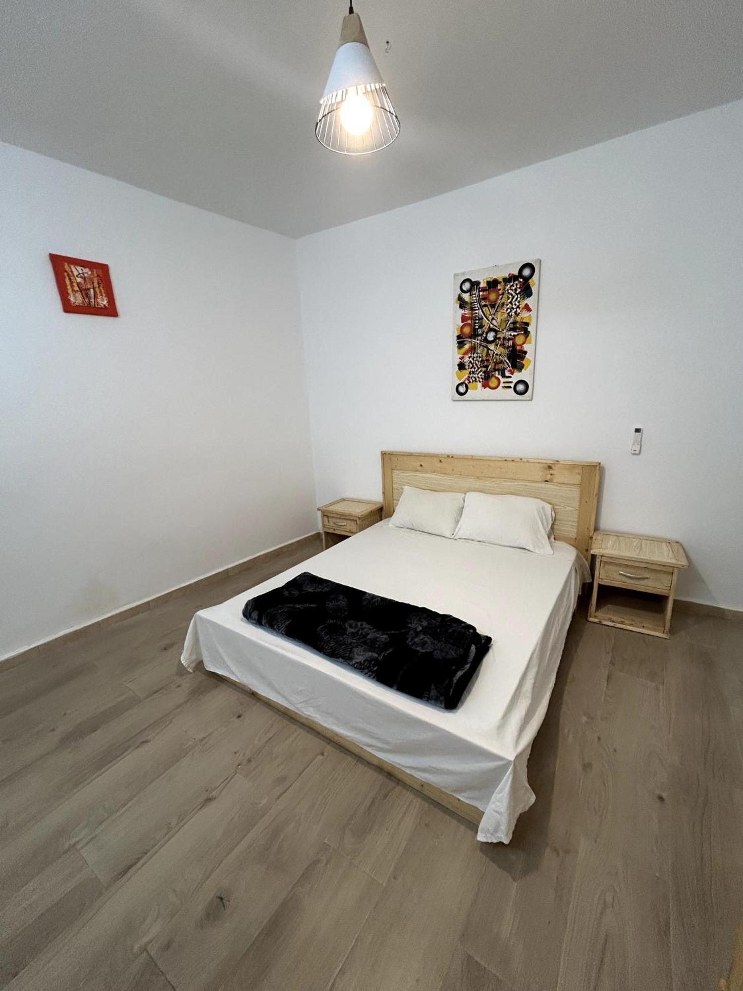 Chambre Spacieuse Avec Balcon - Salle De Bain Exterieure Privee & Breakfast Сен-Луї Екстер'єр фото