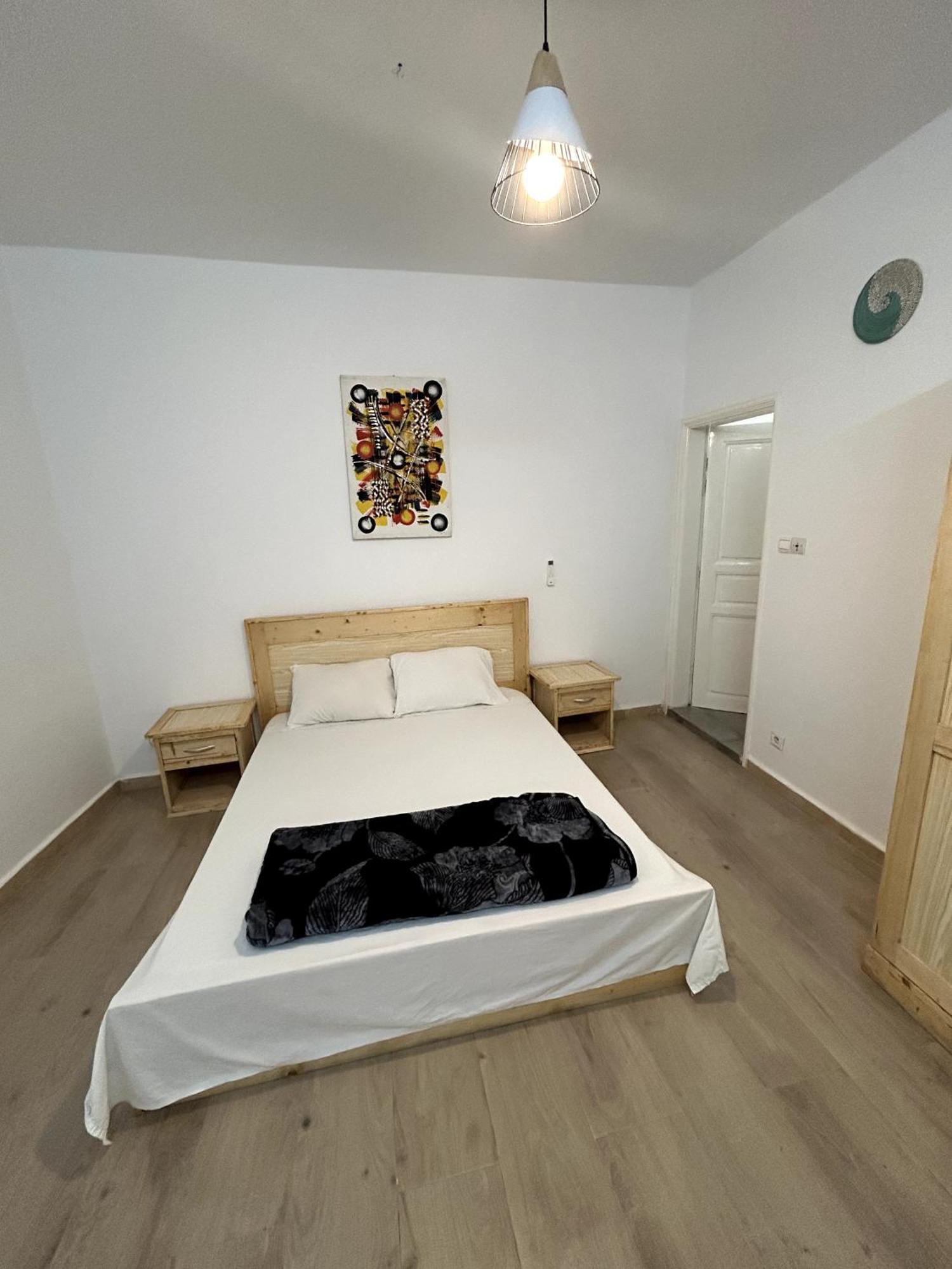 Chambre Spacieuse Avec Balcon - Salle De Bain Exterieure Privee & Breakfast Сен-Луї Екстер'єр фото